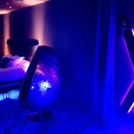 Suite Chic&Sensuelle La Manova Spa&Loveroom Saint-Martin-d'Auxigny Exterior photo