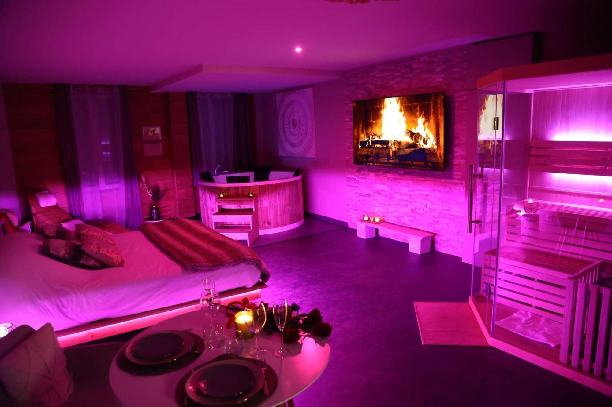 Suite Chic&Sensuelle La Manova Spa&Loveroom Saint-Martin-d'Auxigny Exterior photo