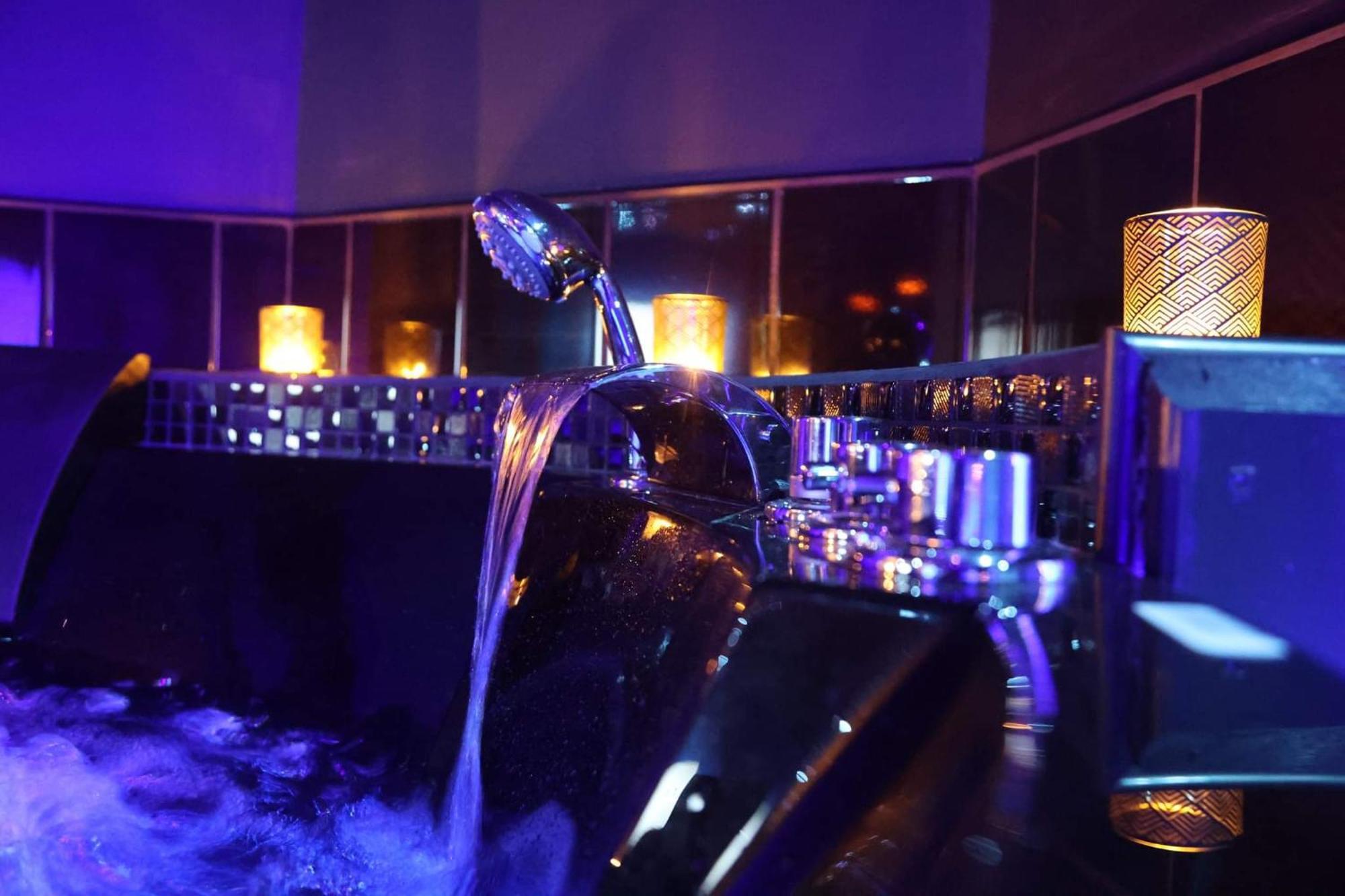 Suite Chic&Sensuelle La Manova Spa&Loveroom Saint-Martin-d'Auxigny Exterior photo