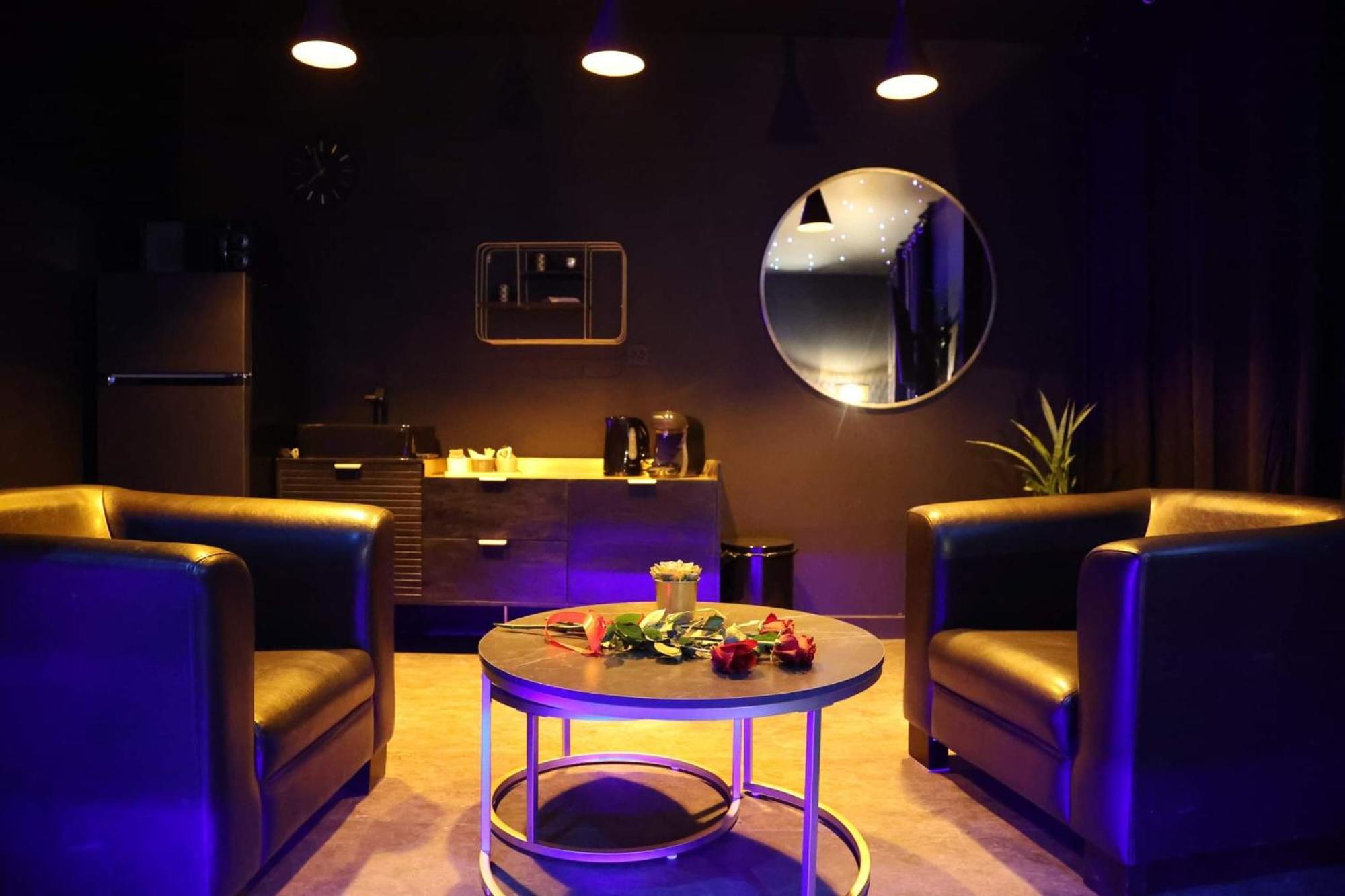 Suite Chic&Sensuelle La Manova Spa&Loveroom Saint-Martin-d'Auxigny Exterior photo