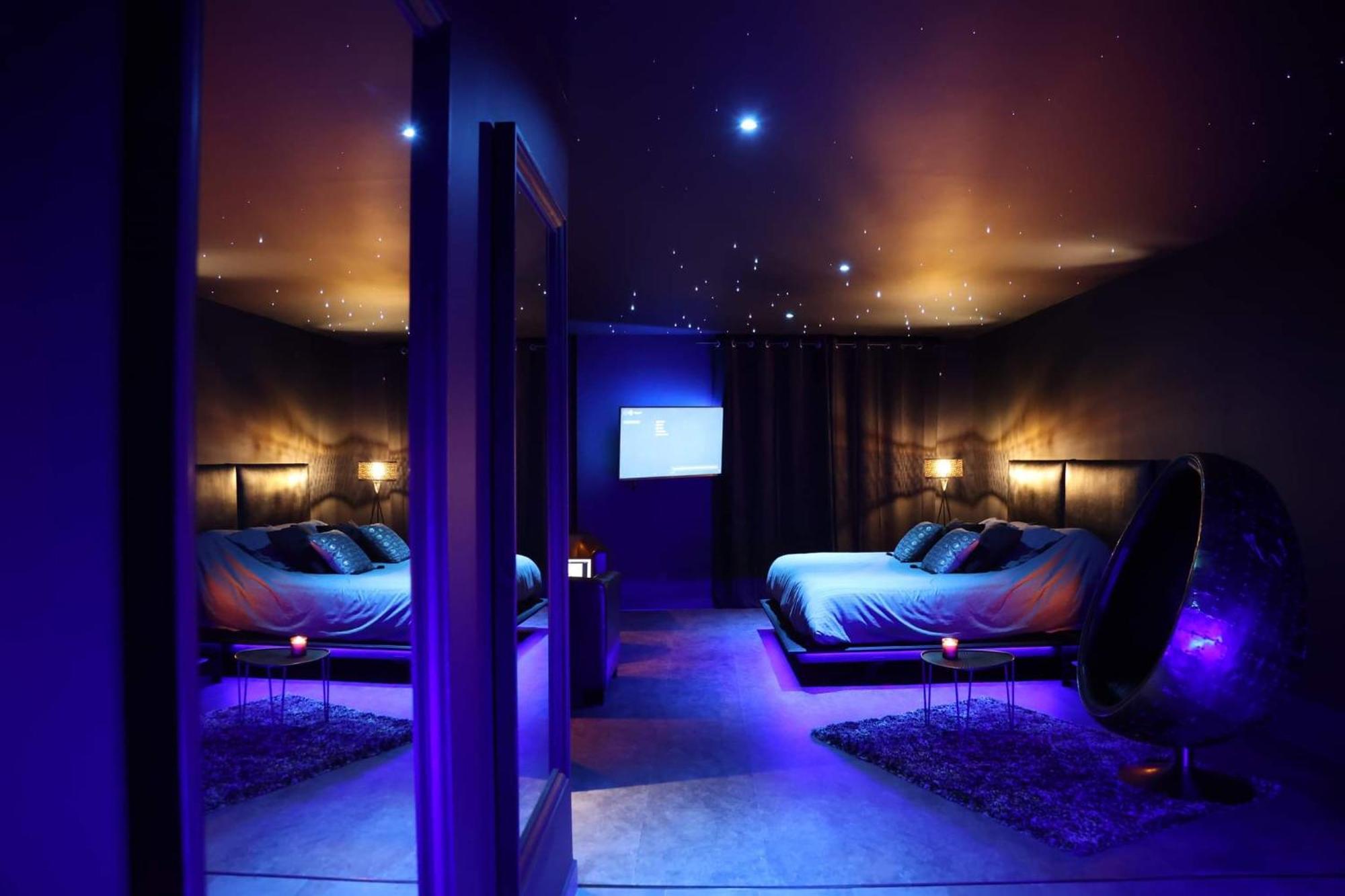 Suite Chic&Sensuelle La Manova Spa&Loveroom Saint-Martin-d'Auxigny Exterior photo